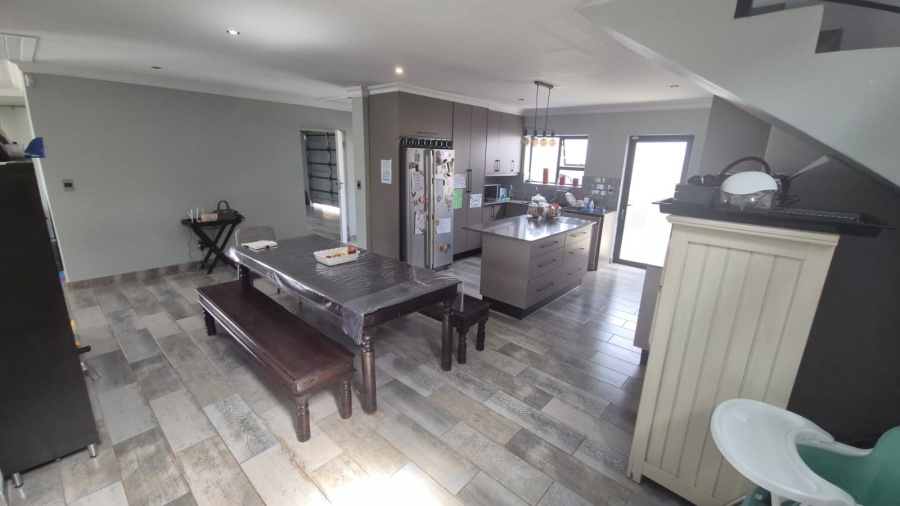 To Let 3 Bedroom Property for Rent in Dana Bay Western Cape